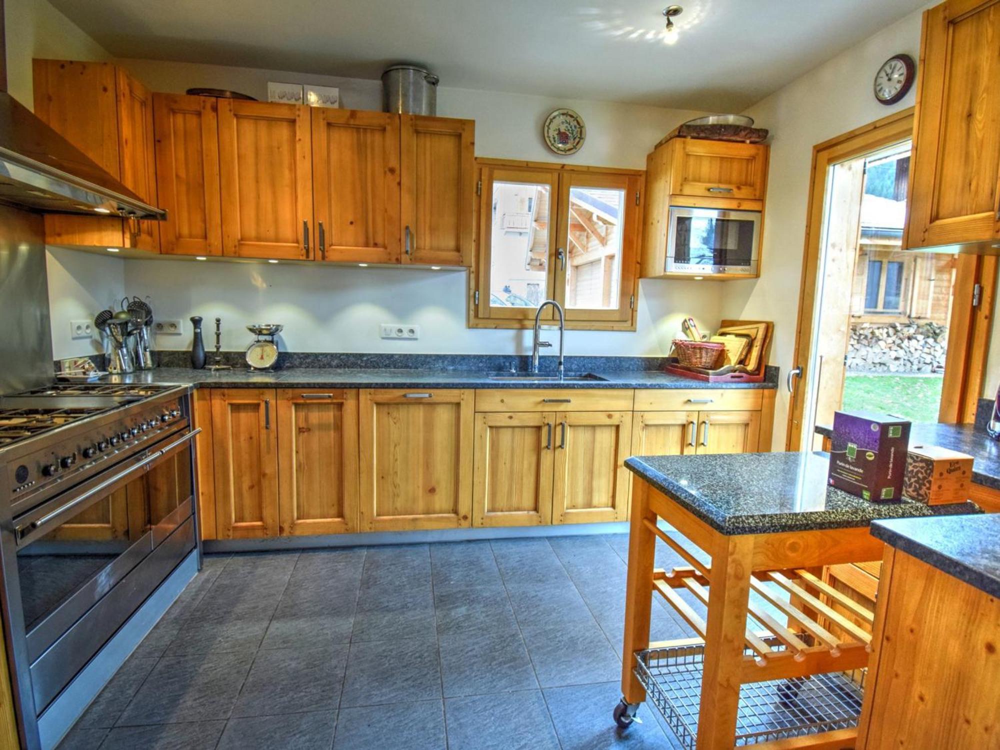 Chalet De Luxe Avec Cheminee, Terrasse, Garage A Morzine - Fr-1-524-14 Luaran gambar